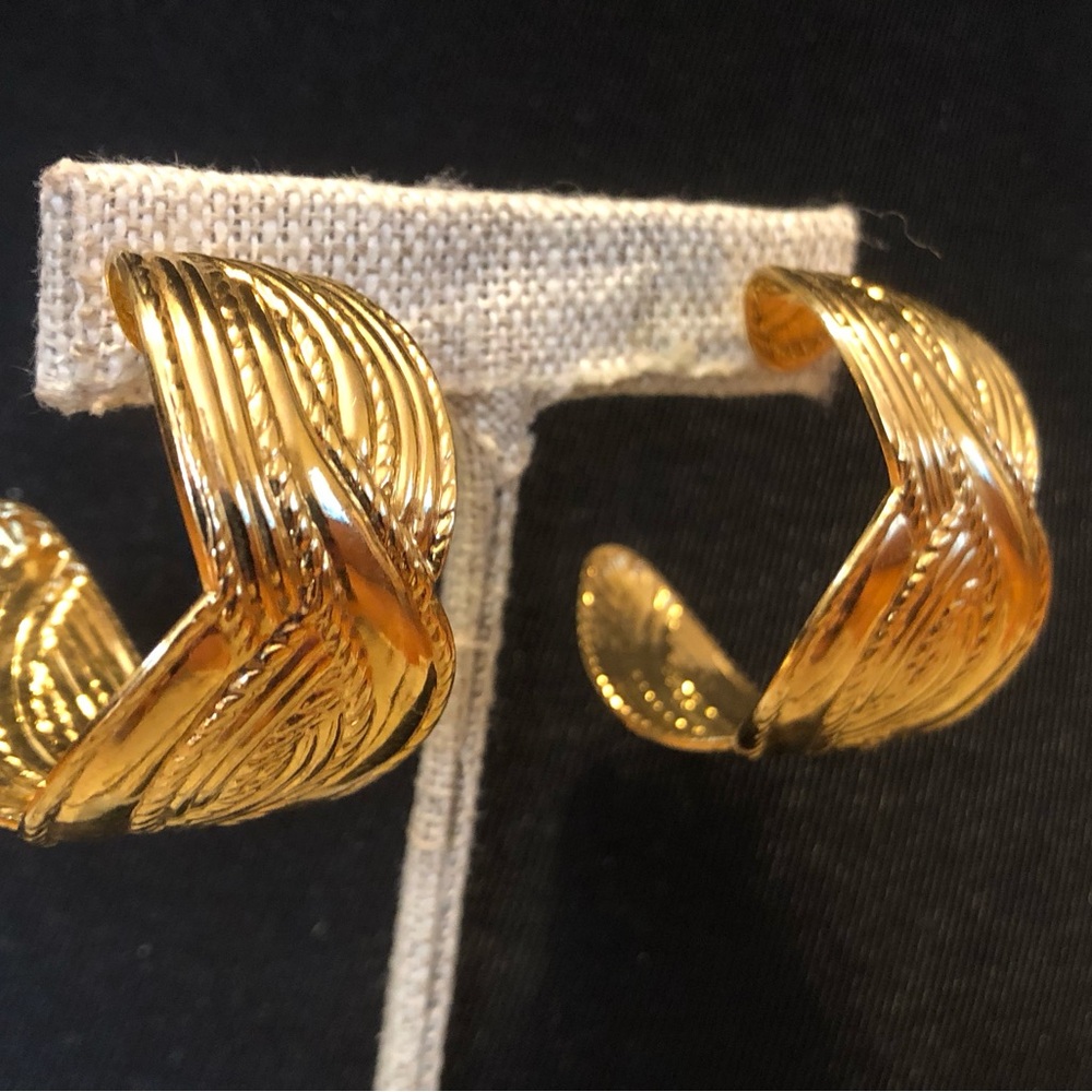 Bright Gold Tone Wide Half Hoop Earrings Textured Braid Design Avon?